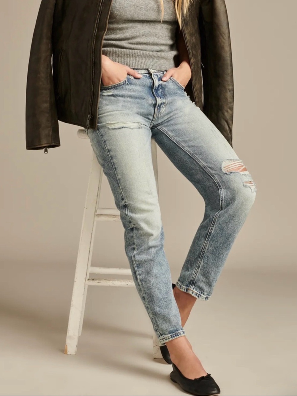 Lucky Brand Boy Mid Rise Relaxed Straight Distressed Jeans 8/29R - Picture 2 of 10